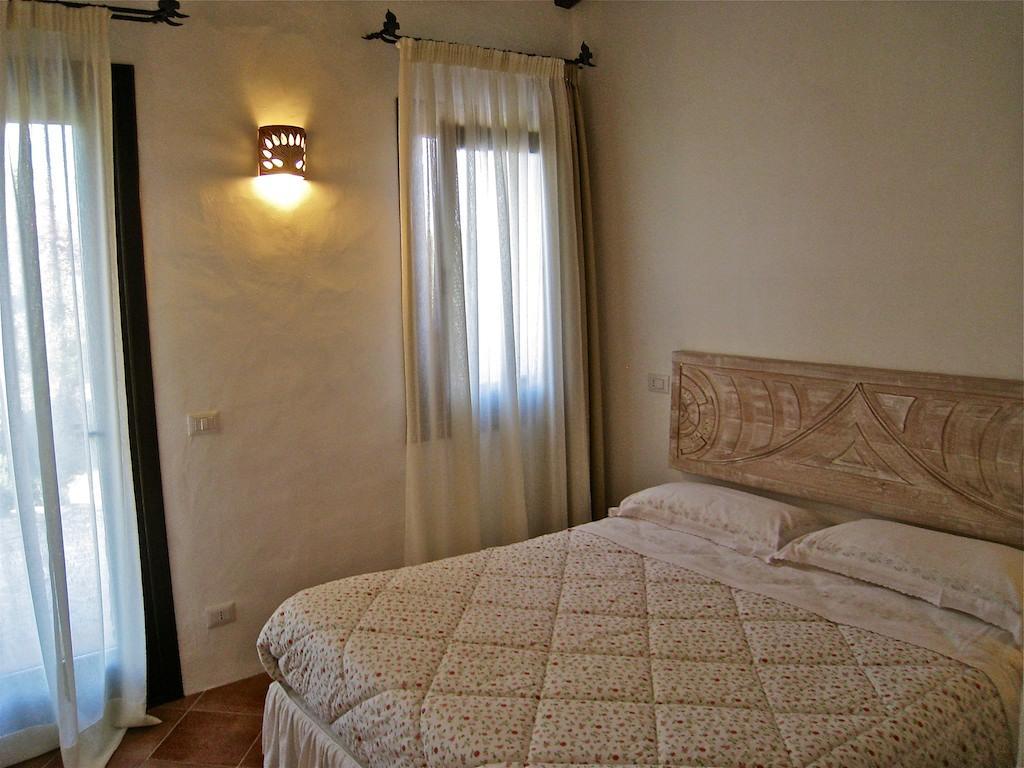 Le Tre Pietre Villa บายาซาร์ดิเนีย ภายนอก รูปภาพ